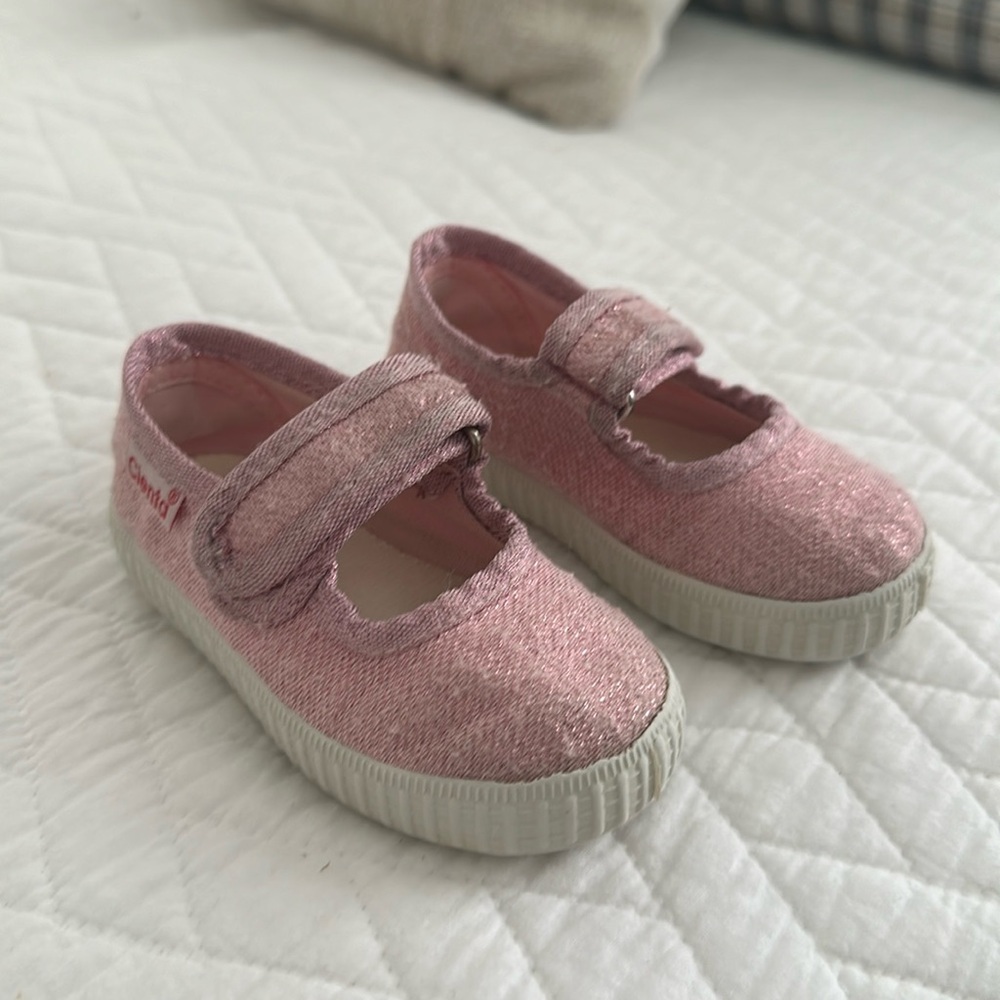 Cienta Size 20 (US 4)